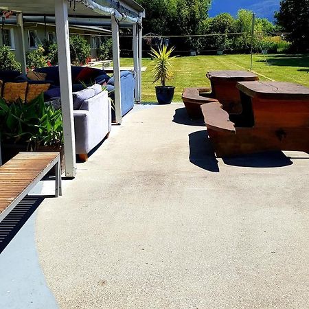 Happy Apple Backpackers Hostel Motueka Buitenkant foto
